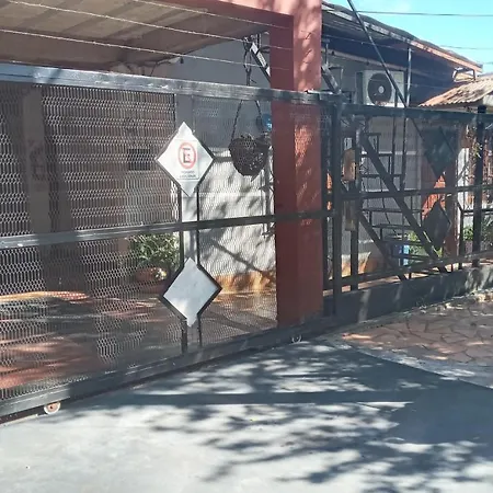 Hospedaje Diario En Puerto Iguazu Exterior photo