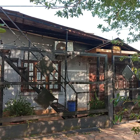 Hospedaje Diario En Puerto Iguazu Exterior photo